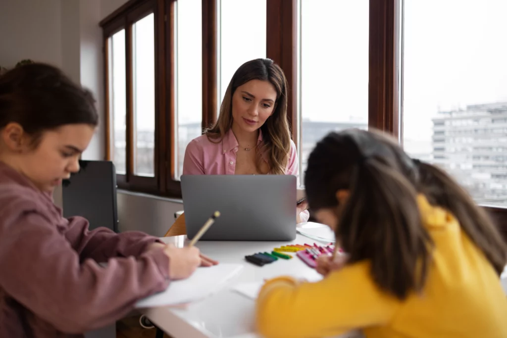 como-usar-dados-para-melhorar-seu-curso-de-extensão